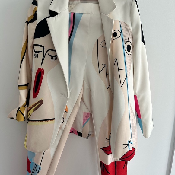 - Suit bought from Zcrave, never worn - Picture 2 of 4